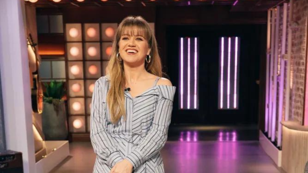 Stylist Micaela Erlanger Transforms Kelly Clarkson's Talk Show Wardrobe ...